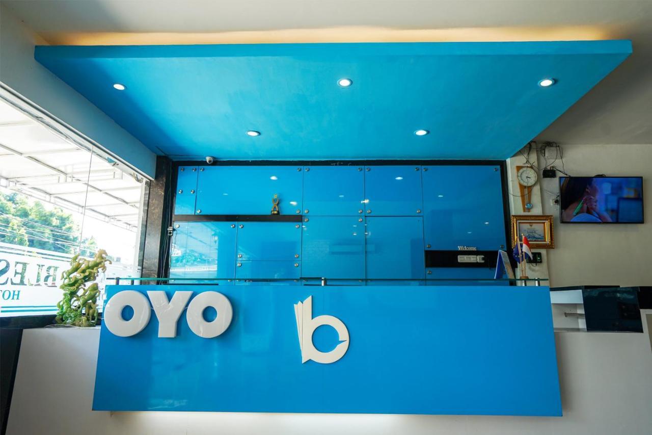 Oyo 575 Blessing Hotel Palembang Exterior foto