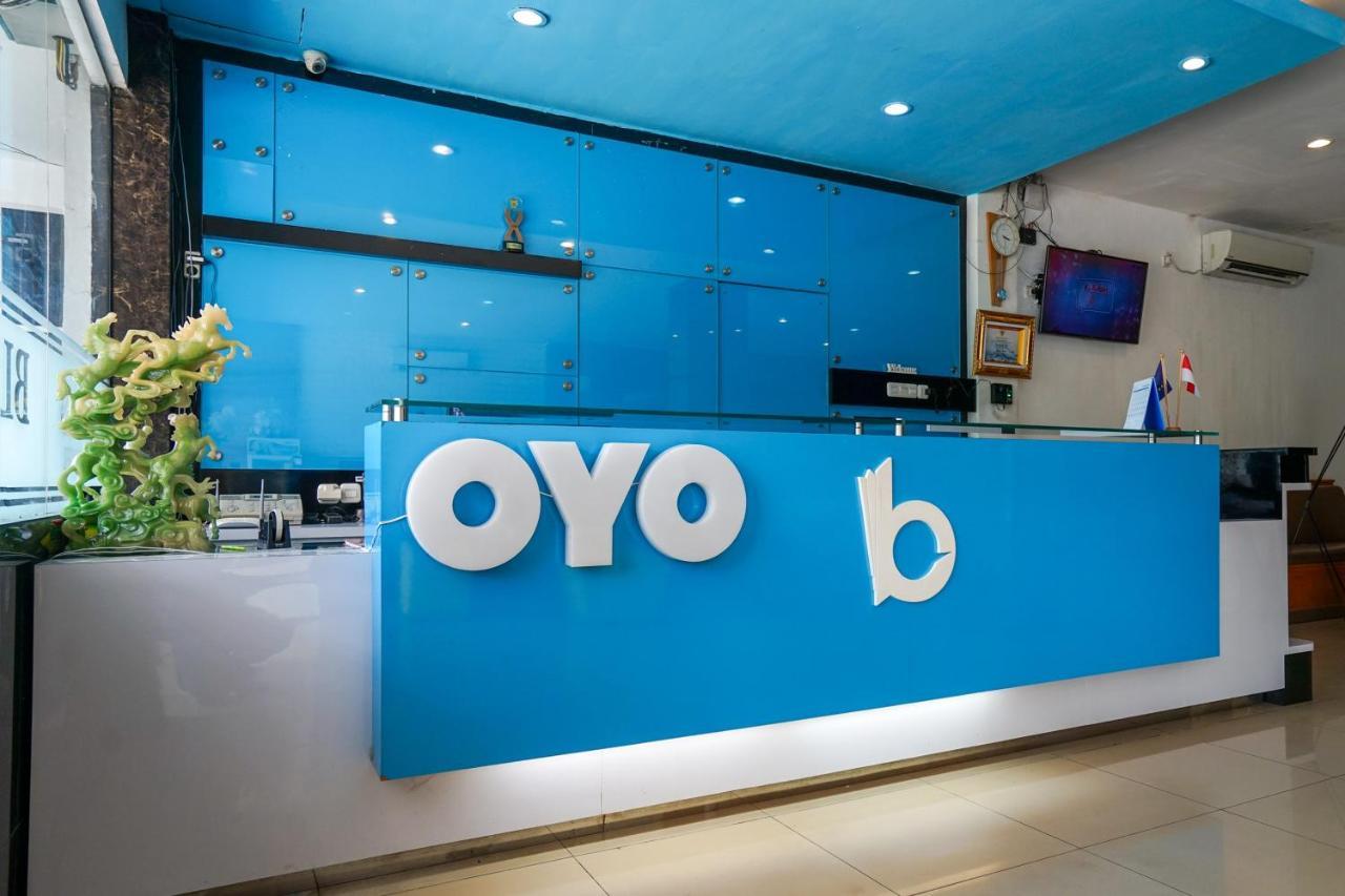 Oyo 575 Blessing Hotel Palembang Exterior foto