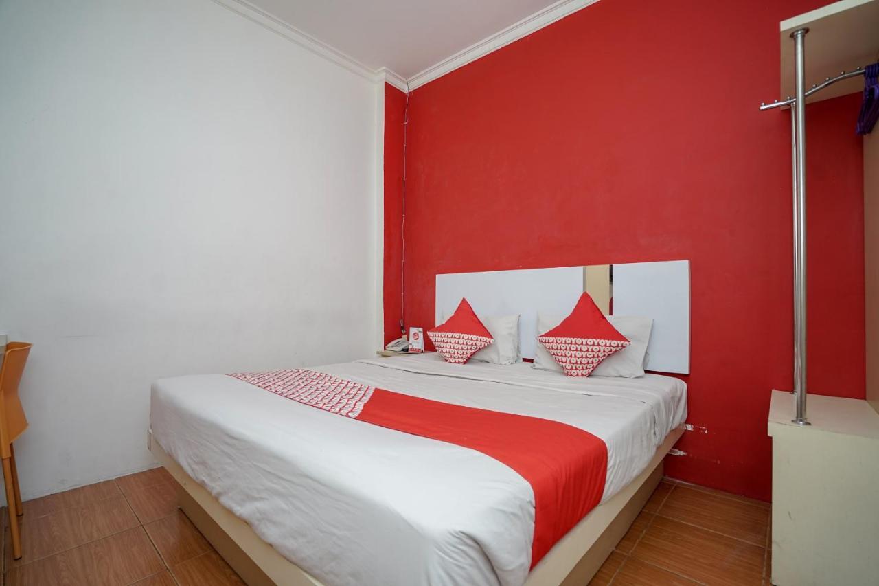 Oyo 575 Blessing Hotel Palembang Exterior foto
