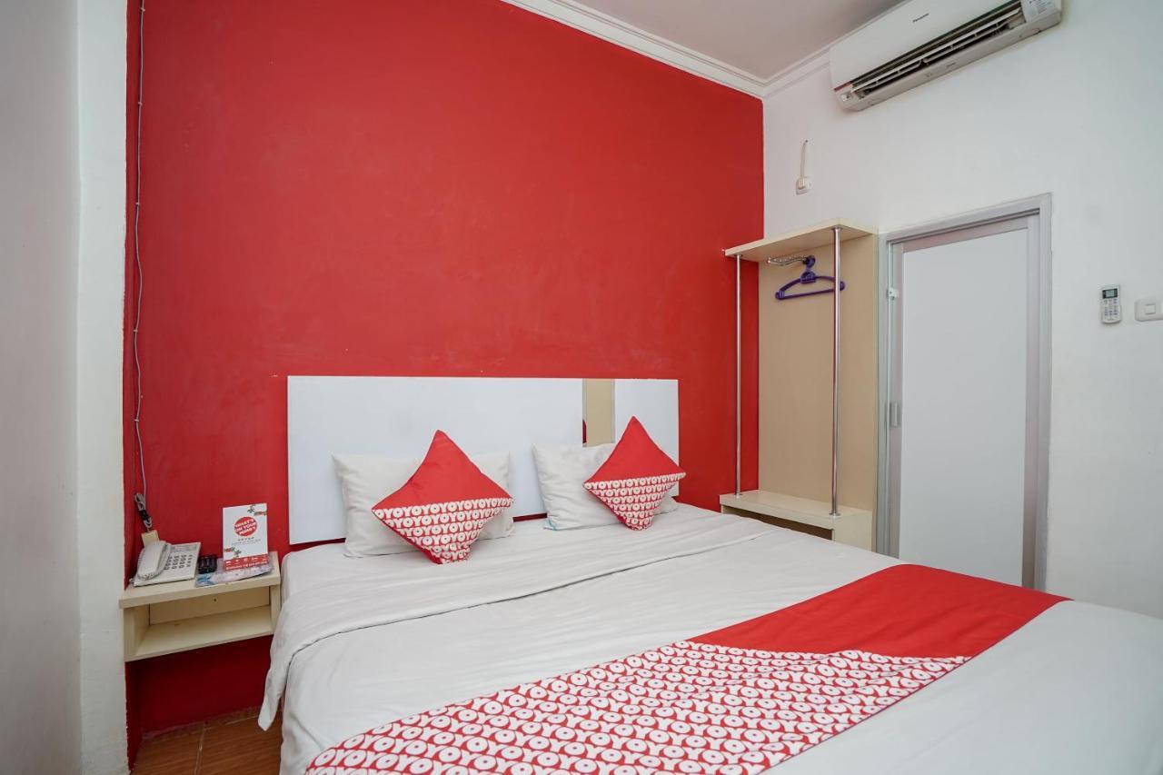 Oyo 575 Blessing Hotel Palembang Exterior foto